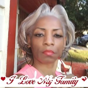 Meet your Posher, Evelyn